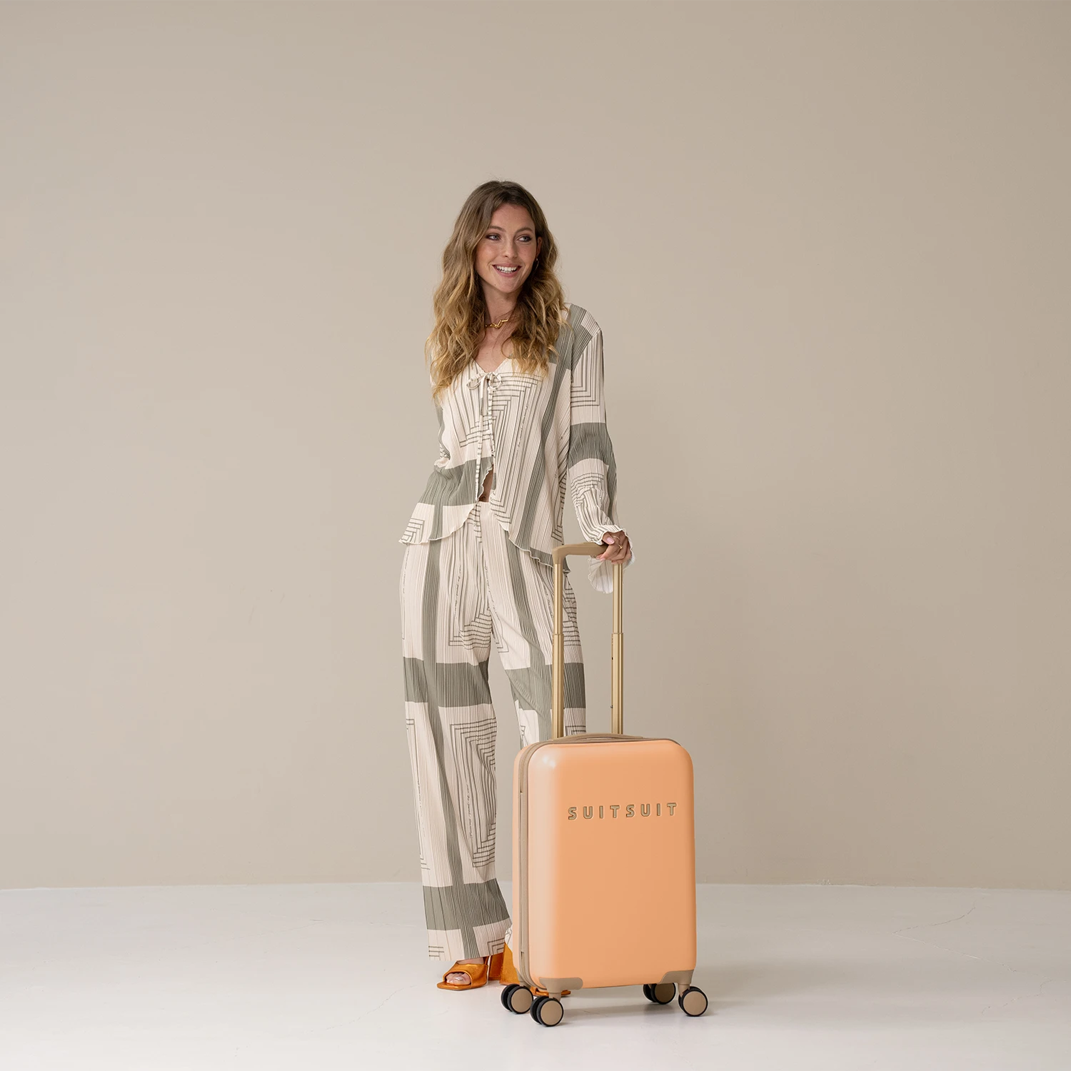 Fusion - Pale Orange - Perfect Packing Set (55 CM) 2 Fusion - Pale Orange - Perfect Packing Set (55 CM) - Afbeelding 2